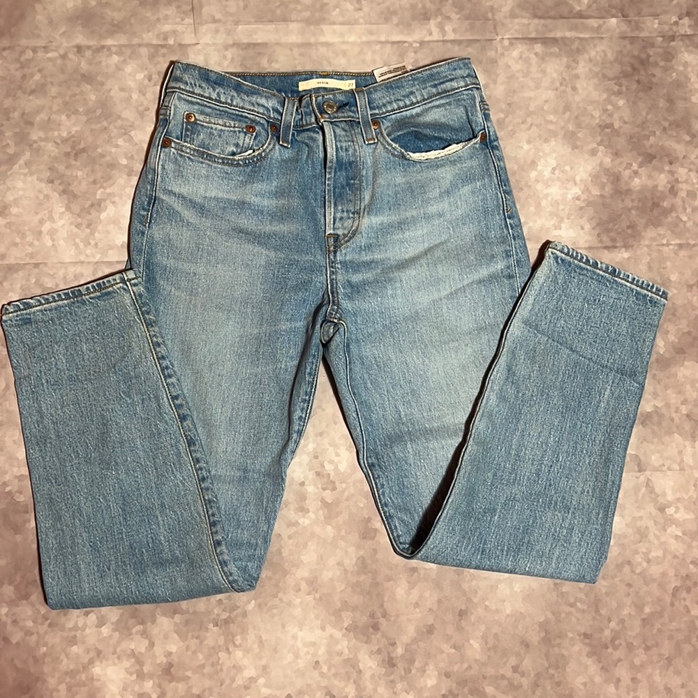 Womens Levi’s